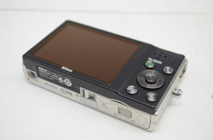 良品 Nikon ニコン COOLPIX S570 コンパクトデジタルカメラ シルバー 250924aj