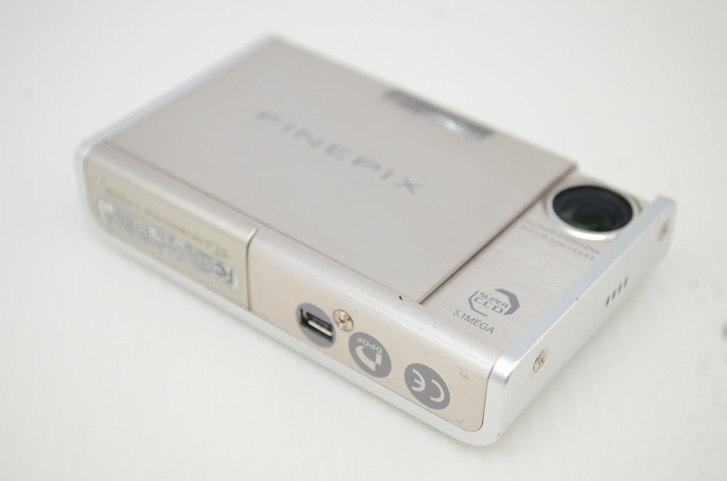 FUJIFILM フジフィルム FinePix Z2 コンパクトデジタルカメラ シルバー 元箱付 251127k