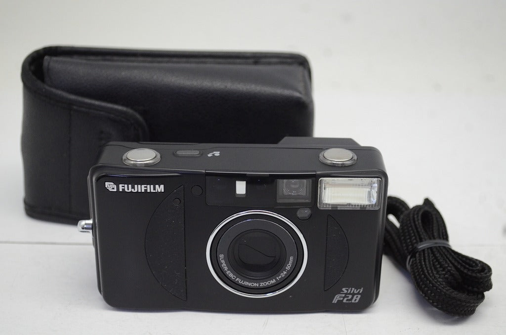 FUJIFILM フジフィルム Silvi F2.8 SUPER EBC FUJINON ZOOM 24-50mm F2.8 35mmコンパクトフィルムカメラ 250925c