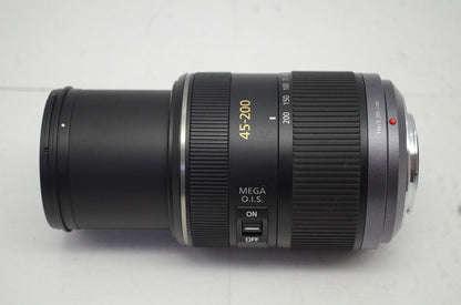 美品 Panasonic パナソニック LUMIX G VARIO 45-200mm F4-5.6 MEGA O.I.S. H-FS045200 マイクロフォーサーズ 250926e