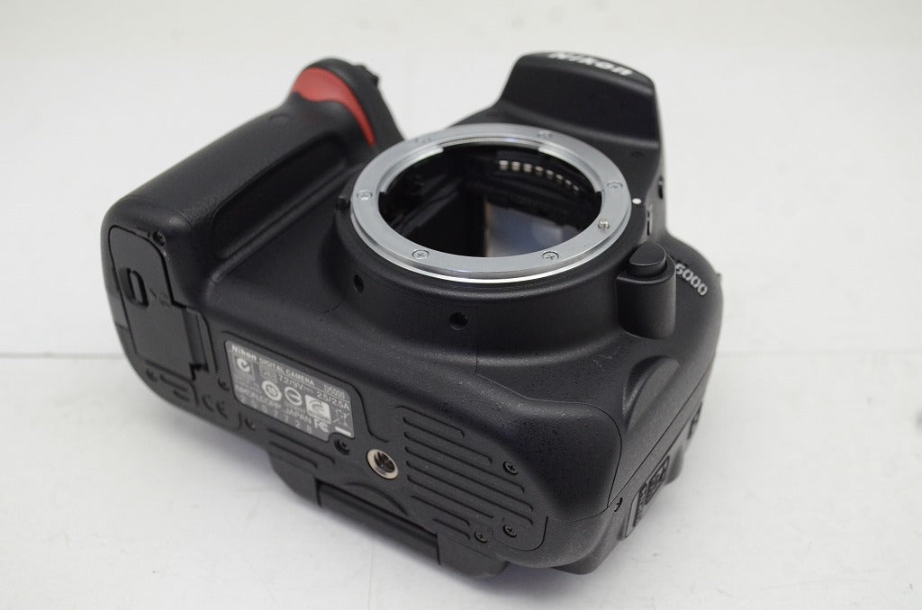 良品 Nikon ニコン D5000 + AF-S DX 18-55mm VR レンズキット デジタル一眼レフカメラ 250927g