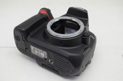 良品 Nikon ニコン D5000 + AF-S DX 18-55mm VR レンズキット デジタル一眼レフカメラ 250927g