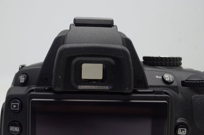 良品 Nikon ニコン D5000 + AF-S DX 18-55mm VR レンズキット デジタル一眼レフカメラ 250927g