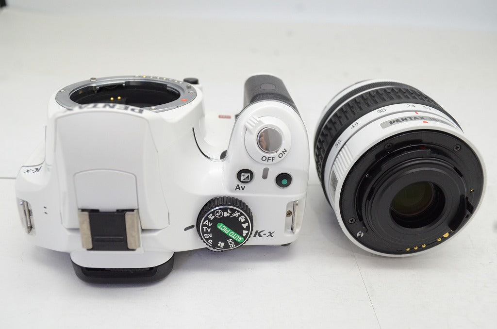 良品 PENTAX K-x レンズキット (smc PENTAX DA L 18-55mm F3.5-5.6 AL) デジタル一眼レフカメラ ホワイト 250927aa