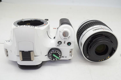 良品 PENTAX K-x レンズキット (smc PENTAX DA L 18-55mm F3.5-5.6 AL) デジタル一眼レフカメラ ホワイト 250927aa