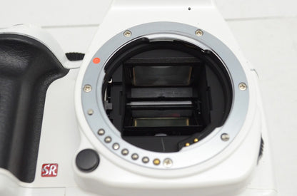 良品 PENTAX K-x レンズキット (smc PENTAX DA L 18-55mm F3.5-5.6 AL) デジタル一眼レフカメラ ホワイト 250927aa