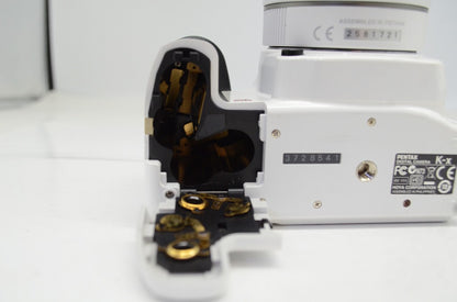 良品 PENTAX K-x レンズキット (smc PENTAX DA L 18-55mm F3.5-5.6 AL) デジタル一眼レフカメラ ホワイト 250927aa