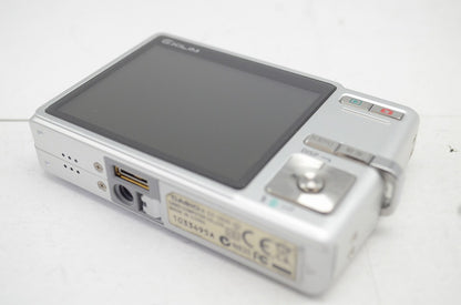CASIO カシオ EXILIM EX-Z600 コンパクトデジタルカメラ シルバー 250926r