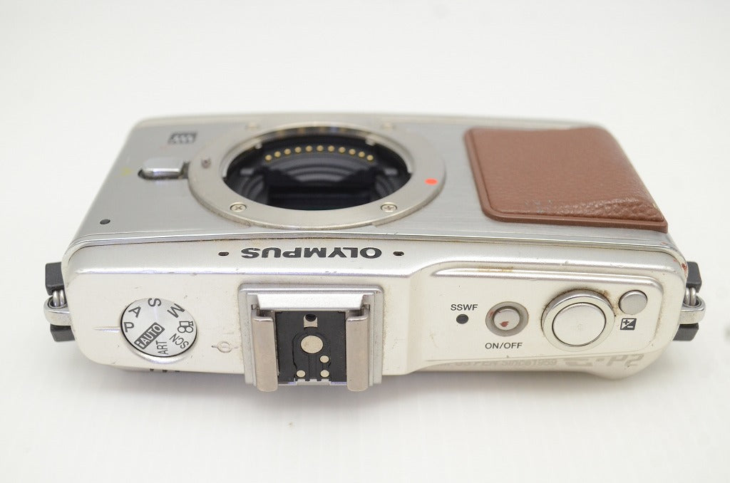 OLYMPUS オリンパス PEN E-P2 ボディ ミラーレス一眼カメラ シルバー 251202q