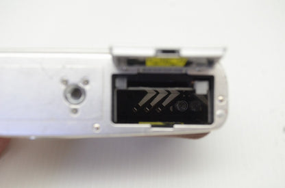 OLYMPUS オリンパス PEN E-P2 ボディ ミラーレス一眼カメラ シルバー 251202q