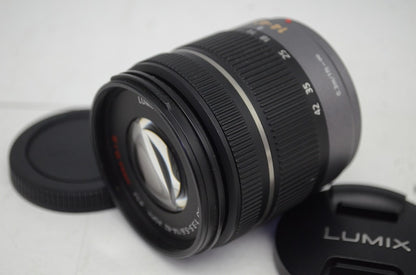 良品 Panasonic LUMIX G VARIO 14-42mm F3.5-5.6 ASPH. MEGA O.I.S. H-FS014042 マイクロフォーサーズ 250926d
