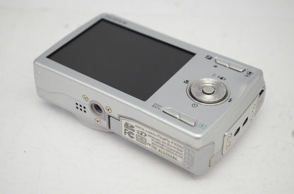 良品 FUJIFILM フジフィルム FinePix F100fd コンパクトデジタルカメラ シルバー 250927w