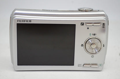 良品 FUJIFILM フジフィルム FinePix F100fd コンパクトデジタルカメラ シルバー 250927w