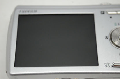 良品 FUJIFILM フジフィルム FinePix F100fd コンパクトデジタルカメラ シルバー 250927w