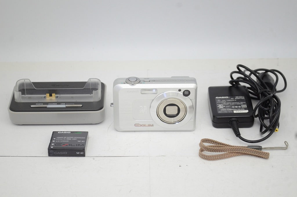 良品 CASIO カシオ EXILIM EX-Z750 コンパクトデジタルカメラ シルバー 250926g