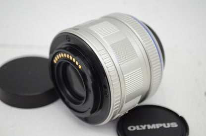 美品 OLYMPUS オリンパス M.ZUIKO DIGITAL 14-42mm F3.5-5.6 II マイクロフォーサーズ シルバー 250927o