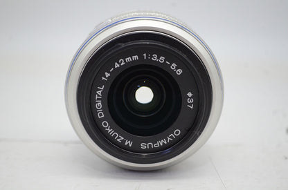 美品 OLYMPUS オリンパス M.ZUIKO DIGITAL 14-42mm F3.5-5.6 II マイクロフォーサーズ シルバー 250927o