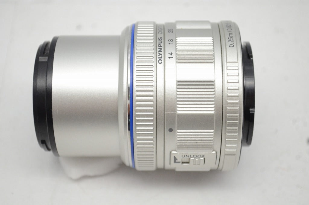 美品 OLYMPUS オリンパス M.ZUIKO DIGITAL 14-42mm F3.5-5.6 II マイクロフォーサーズ シルバー 250927o
