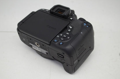 美品 Canon キヤノン EOS Kiss X8i レンズキット EF-S 18-55mm F3.5-5.6 IS STM デジタル一眼レフカメラ 250927ao
