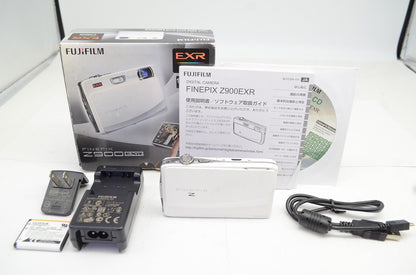 FUJIFILM フジフィルム FinePix Z900EXR コンパクトデジタルカメラ ホワイト 元箱付 250919d