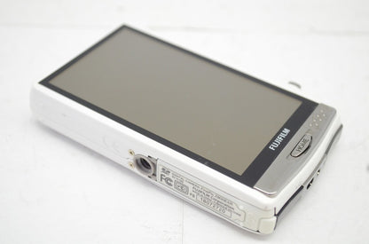 FUJIFILM フジフィルム FinePix Z900EXR コンパクトデジタルカメラ ホワイト 元箱付 250919d
