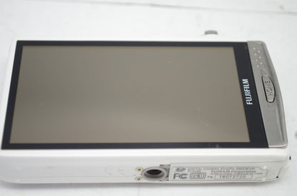 FUJIFILM フジフィルム FinePix Z900EXR コンパクトデジタルカメラ ホワイト 元箱付 250919d