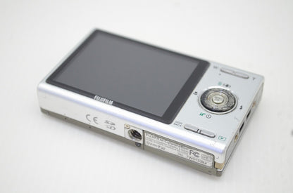 FUJIFILM フジフィルム FinePix Z100fd コンパクトデジタルカメラ シルバー 251204q