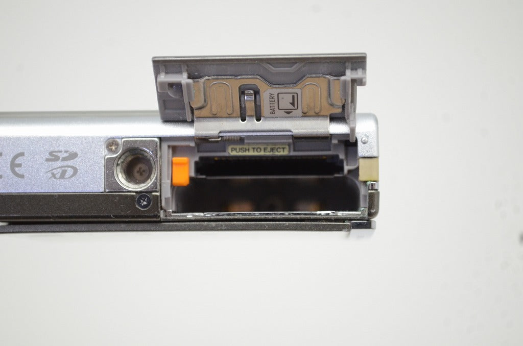 FUJIFILM フジフィルム FinePix Z100fd コンパクトデジタルカメラ シルバー 251204q