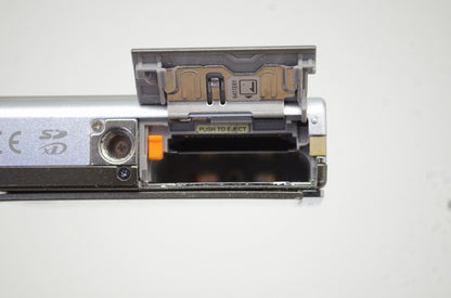 FUJIFILM フジフィルム FinePix Z100fd コンパクトデジタルカメラ シルバー 251204q