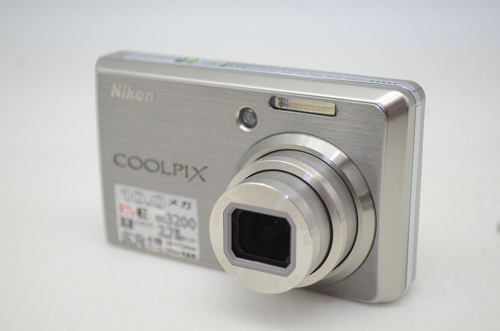美品 Nikon ニコン COOLPIX S600 コンパクトデジタルカメラ シルバー 元箱付 251205d