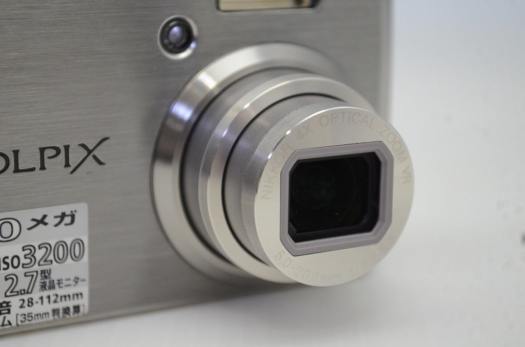 美品 Nikon ニコン COOLPIX S600 コンパクトデジタルカメラ シルバー 元箱付 251205d