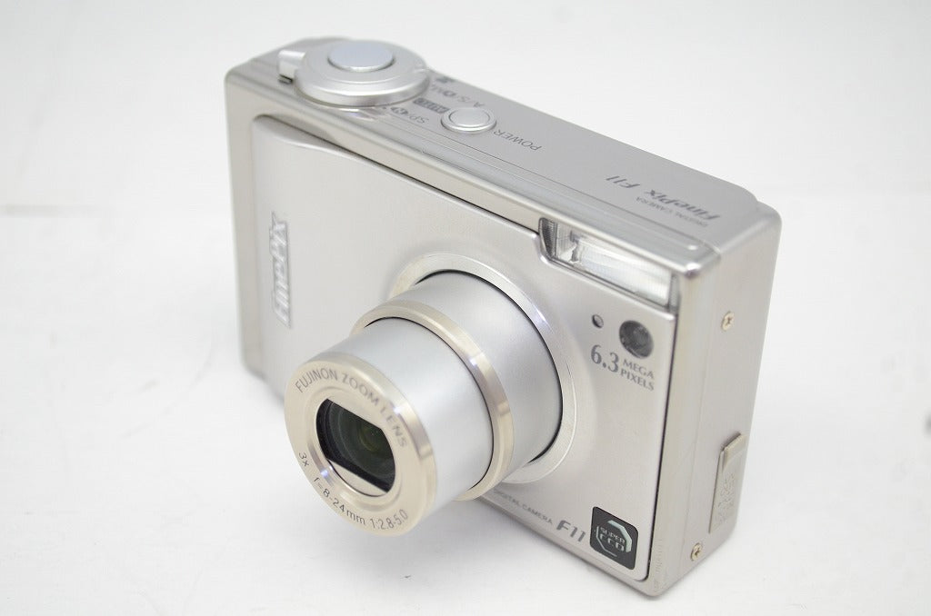 美品 FUJIFILM フジフィルム FinePix F11 コンパクトデジタルカメラ シルバー 元箱付 250930ad