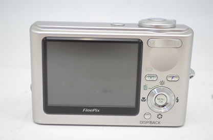 美品 FUJIFILM フジフィルム FinePix F11 コンパクトデジタルカメラ シルバー 元箱付 250930ad