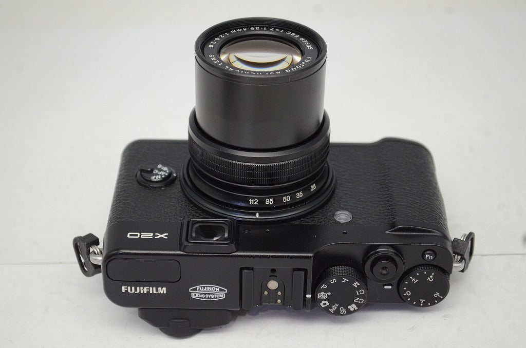 美品 FUJIFILM フジフィルム X20 デジタルカメラ ブラック 純正フード 元箱付 250930ae