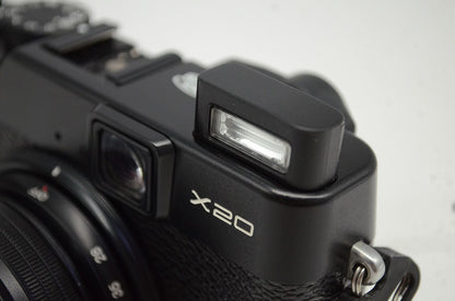 美品 FUJIFILM フジフィルム X20 デジタルカメラ ブラック 純正フード 元箱付 250930ae