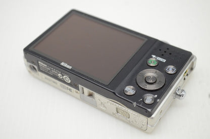 Nikon ニコン COOLPIX S570 コンパクトデジタルカメラ シルバー 元箱付 251209a