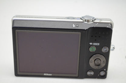 Nikon ニコン COOLPIX S570 コンパクトデジタルカメラ シルバー 元箱付 251209a