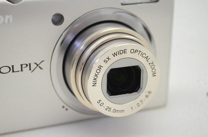 Nikon ニコン COOLPIX S570 コンパクトデジタルカメラ シルバー 元箱付 251209a