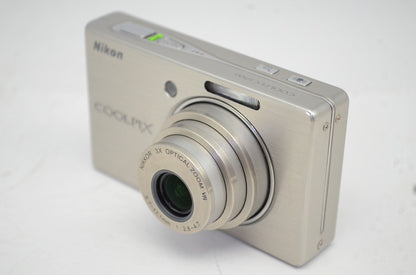 良品 Nikon ニコン COOLPIX S500 コンパクトデジタルカメラ シルバー 251002d