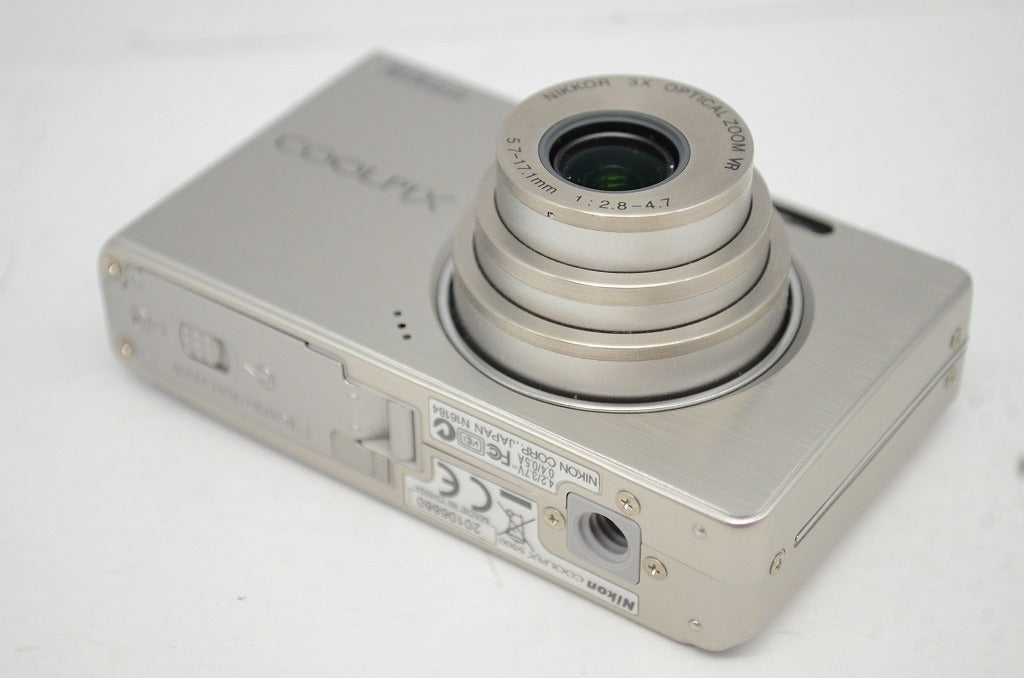 良品 Nikon ニコン COOLPIX S500 コンパクトデジタルカメラ シルバー 251002d