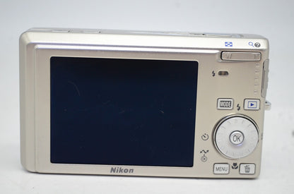 良品 Nikon ニコン COOLPIX S500 コンパクトデジタルカメラ シルバー 251002d