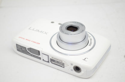 美品 Panasonic パナソニック LUMIX DMC-S2 コンパクトデジタルカメラ ホワイト 元箱付 251002b
