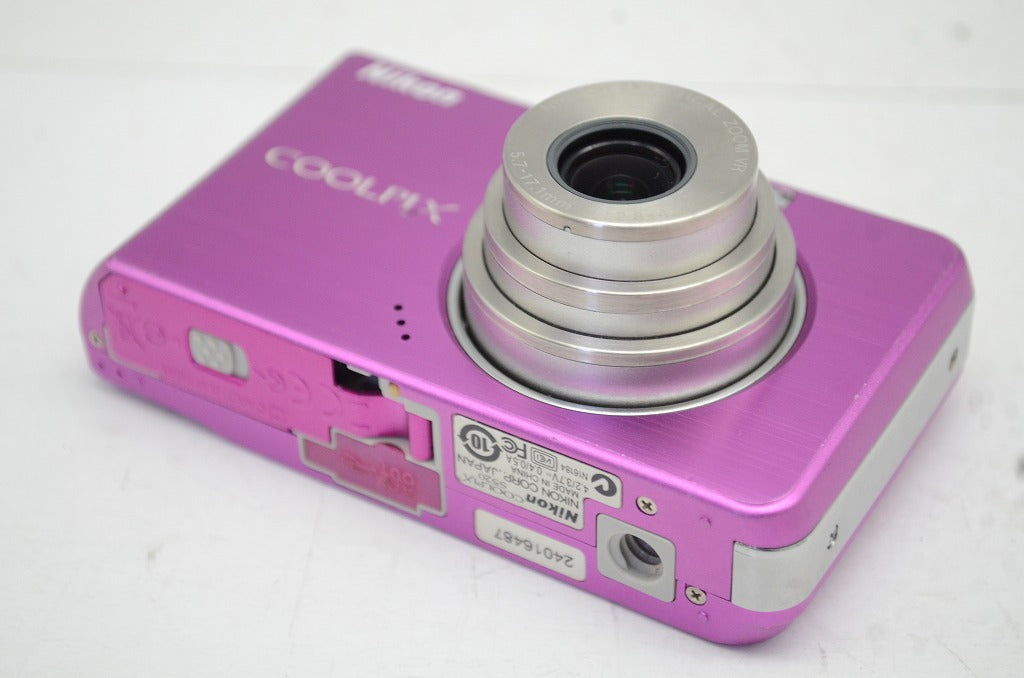 Nikon COOLPIX S520 Compact Digital Camera Magenta 250930al