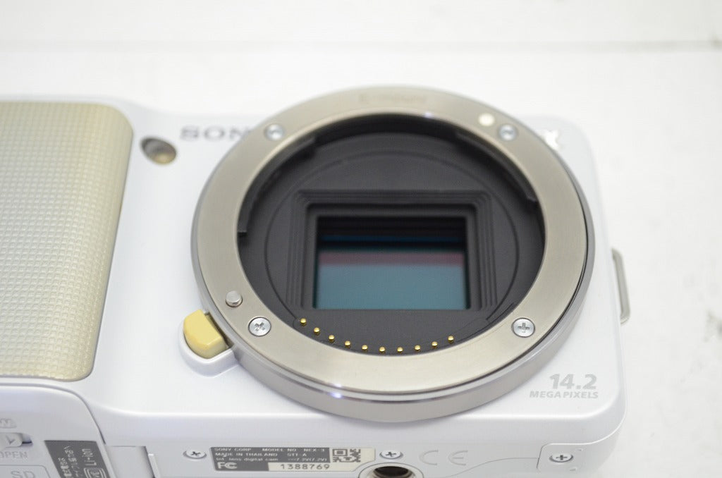 良品 SONY ソニー NEX-3 ボディ ミラーレス一眼カメラ ホワイト 元箱付 251003a