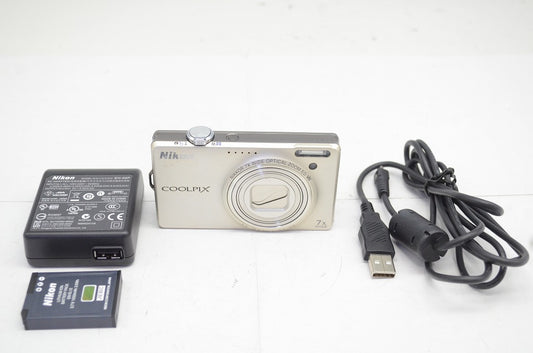 訳あり品 Nikon ニコン COOLPIX S6000 コンパクトデジタルカメラ シャンパンシルバー 250926v