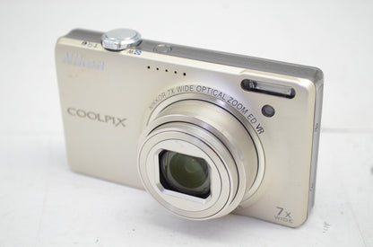 訳あり品 Nikon ニコン COOLPIX S6000 コンパクトデジタルカメラ シャンパンシルバー 250926v