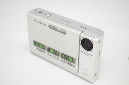良品 FUJIFILM フジフイルム FinePix Z1 シルバー コンパクトデジタルカメラ 元箱付 251002f