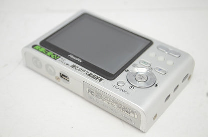 良品 FUJIFILM フジフイルム FinePix Z1 シルバー コンパクトデジタルカメラ 元箱付 251002f