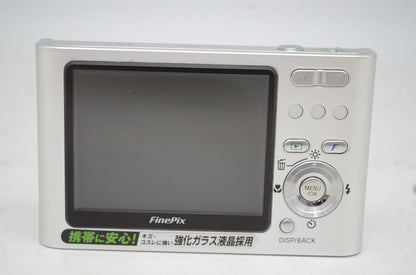 良品 FUJIFILM フジフイルム FinePix Z1 シルバー コンパクトデジタルカメラ 元箱付 251002f