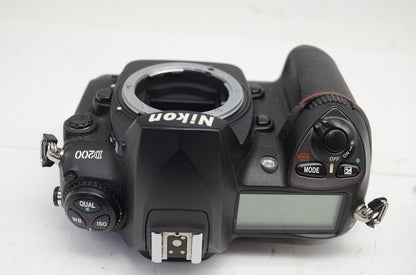 Nikon ニコン D200 ボディ デジタル一眼レフカメラ 251002k
